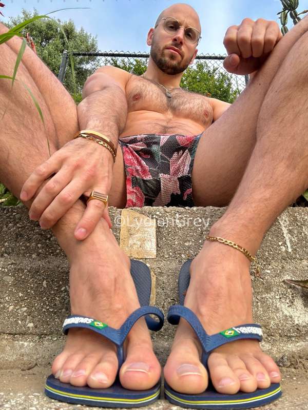 Summer time toes 👣 3