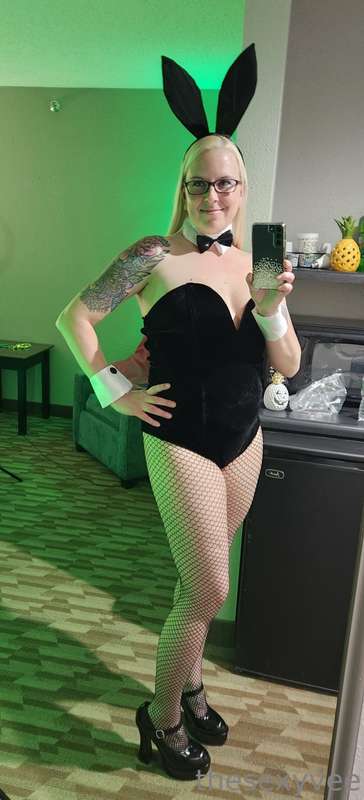 **It's swinger hotel takeover time!   Tonight is playboy the..