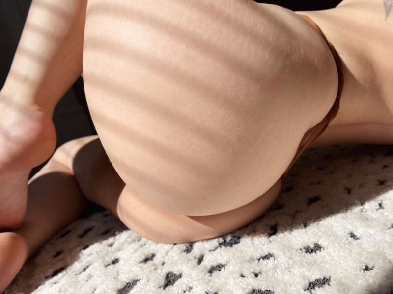 Take the panties off or pull ‘em to the side? ✨

Scroll to t.. 7