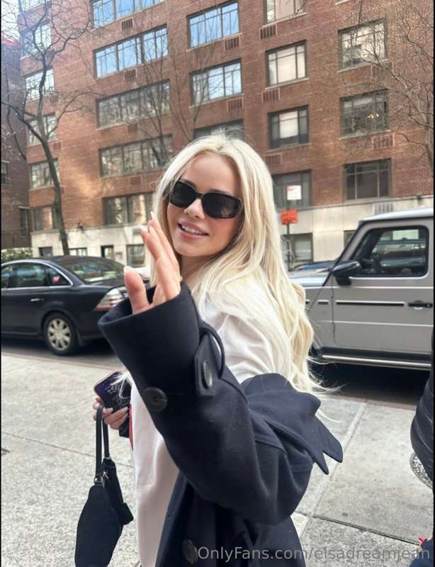 🗣️ COAT SZN !! You may take me for a warm weather girl … BUT.. 1