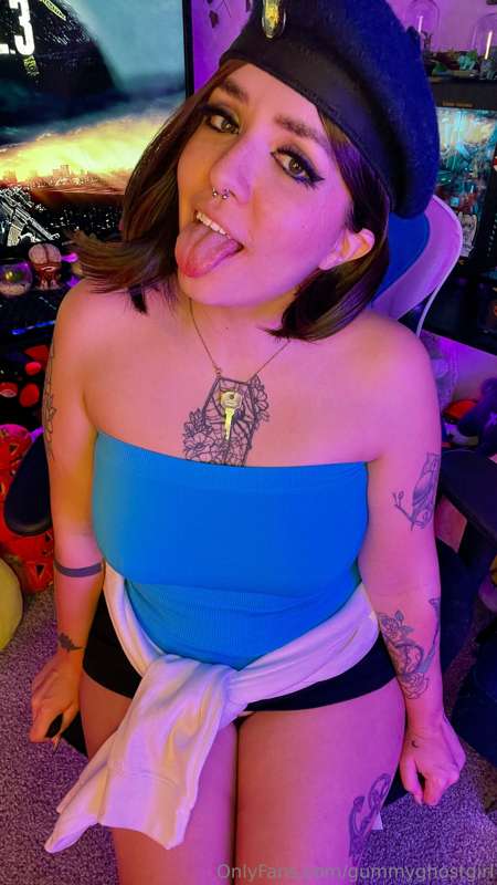 Jill Valentine cosplay! 💙 I give you some head and stroke yo.. 17