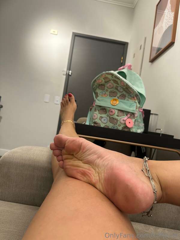 Clean my dirty soles pathetic idiot