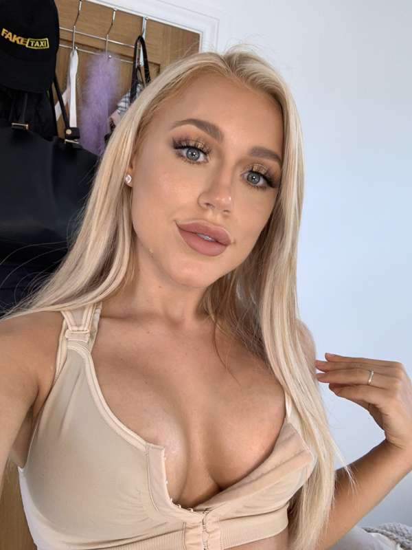 First look at my new boobs! Still need to wear the support b.. 1