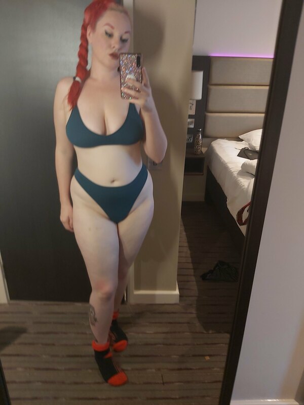 I swear to good thos set makes me feel sexier than anything .. 3