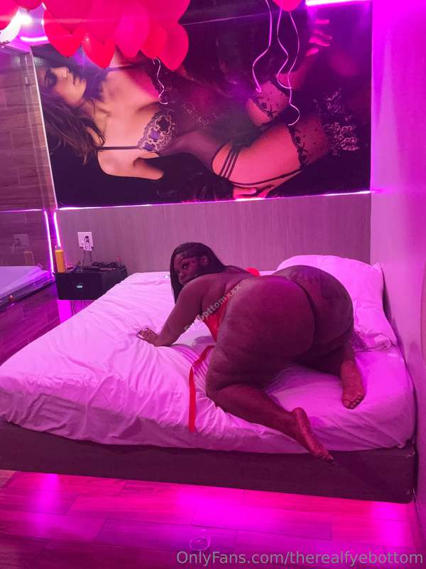 Therealfyebottom - Onlyfans - 2025-02-25T00:08:32