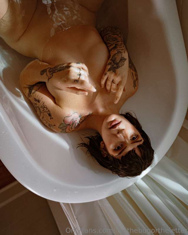 i know it's controversial but! i'm definitely a 'bath' girl...
