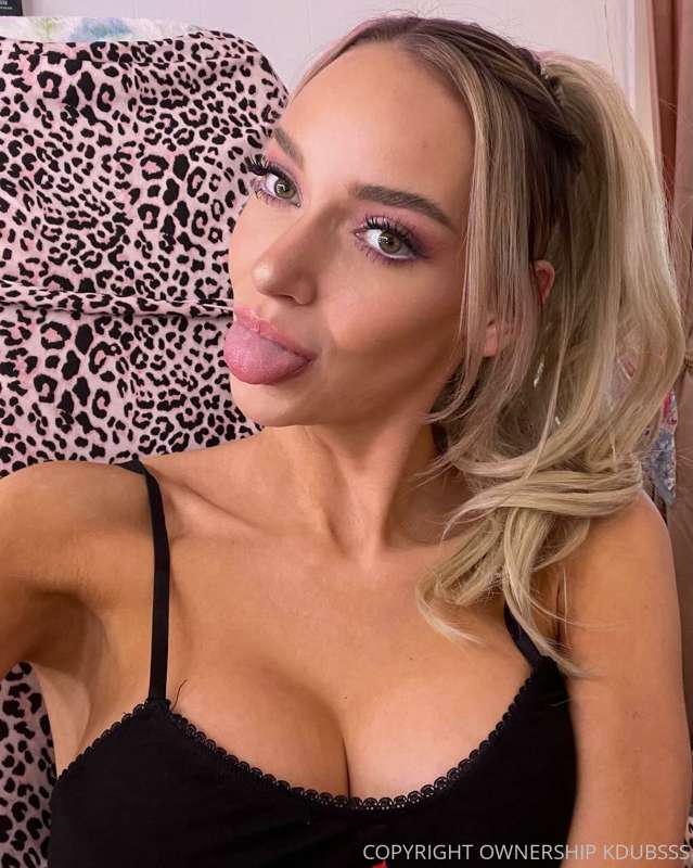 DM me I'm not tired at alll tonight 😈let's play 🤫