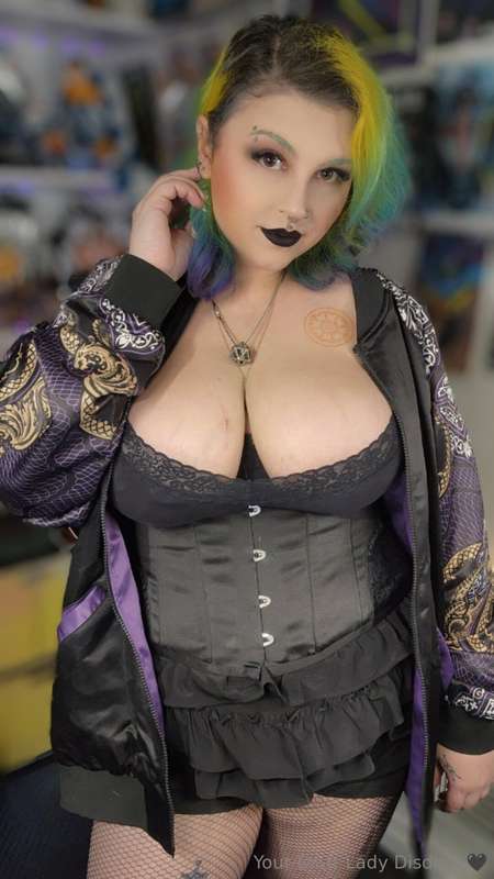 All pictures from this set that I post over the next few day..
