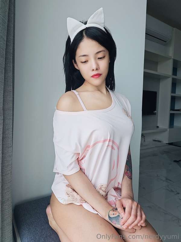 wanna take it off… or tear it?😏