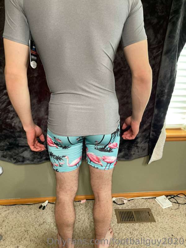 Does this tight shirt look good on me? 14