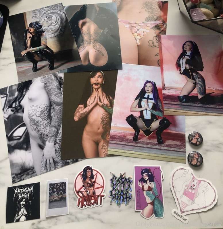 😋💕 MEGA MOVING SALE 💕😋  Get a signed print and care package ..