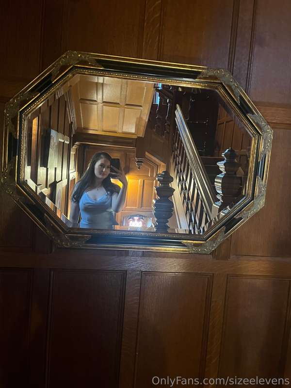 Yes I did get caught taking the feet pics in the bridal hous.. 8