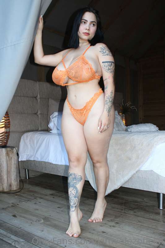 Do you like the color orange or my oranges? 😏 10