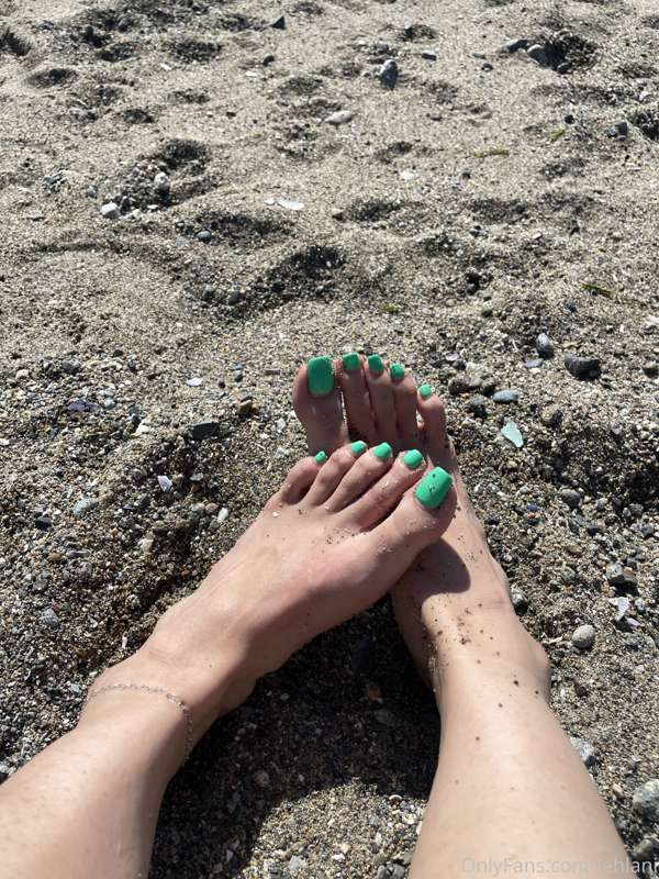 Had some family bonding time at the beach yesterday 🤗 12