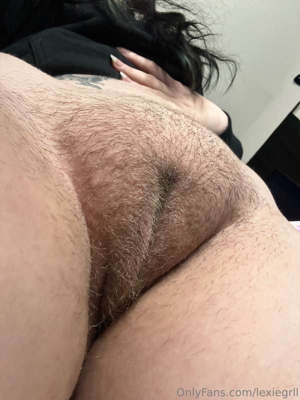Who loves prickly pussy? I do 😈💦 2