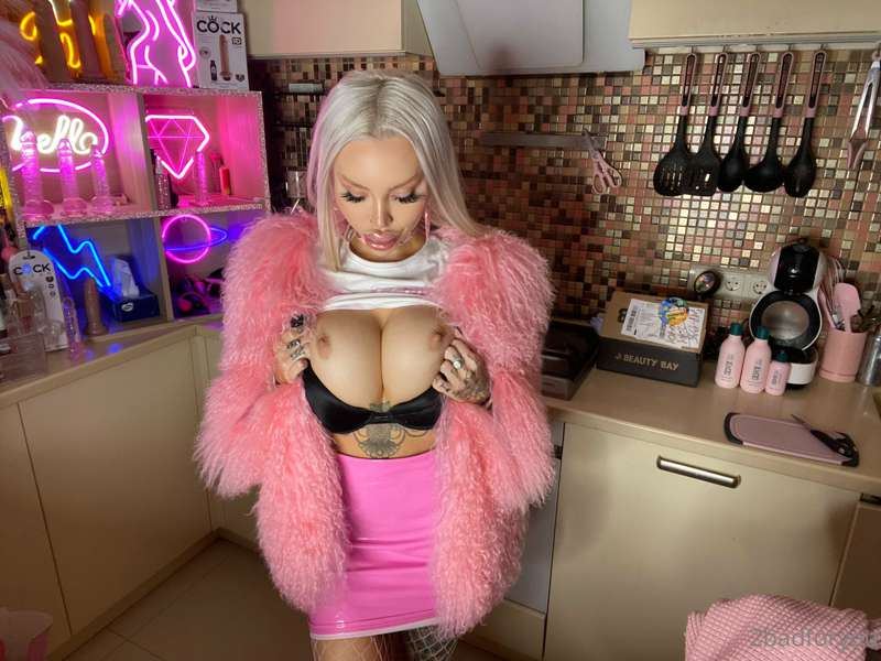 Look of the day : proud slut 
Main accessories : fake boobs .. 1