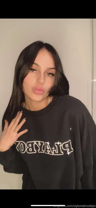 new playboy hoodie 🐰 I got this in an oversized fit cause I .. 4