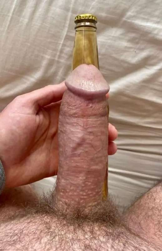 GO SUB @aus_lad87 HUNG AUSSIE BOTTLE COCK 🔥https://onlyfans...