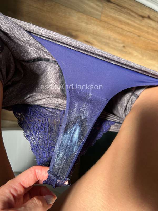 **Swipe if you like DIRTY creampied panties** 😈
These pantie.. 6