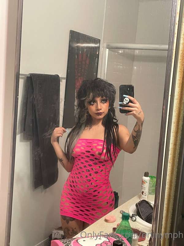 Hiii! If you requested a custom and I haven’t sent it to you.. 3
