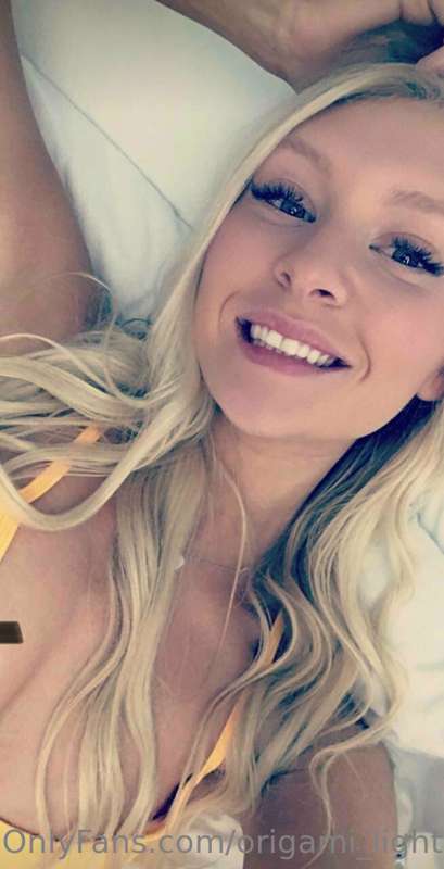Cum watch her FUCK!! SHES A TOTAL FREAK 😈😈@freshmanblondie18..