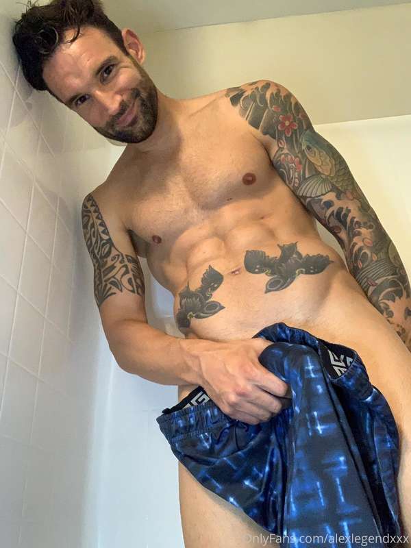 I jerked off in the tub and shot a huge load all over myself..