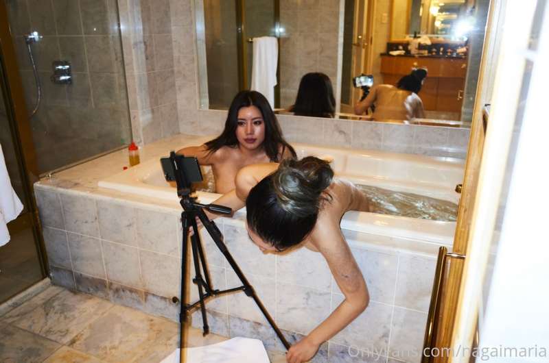 Do you want to put honey on our big titts?🍯💓A juicy JOI vide.. 30
