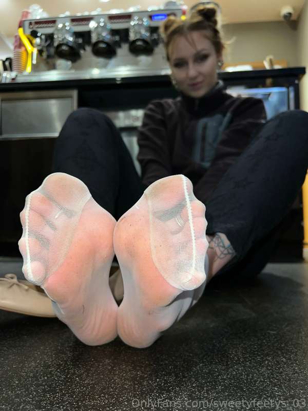 Those nylons are so sweaty … come smell them 🔥 12