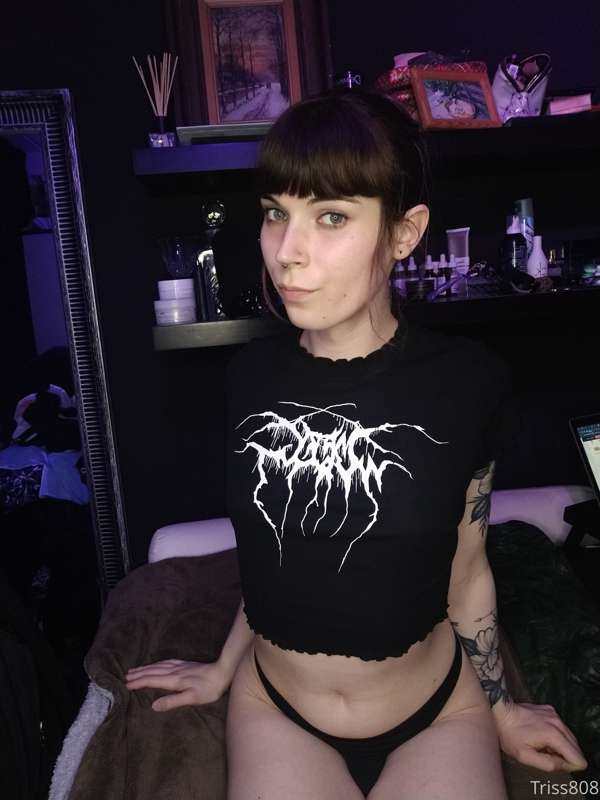 Hi everyone! 

Got a new picture set for you all today and a.. 34