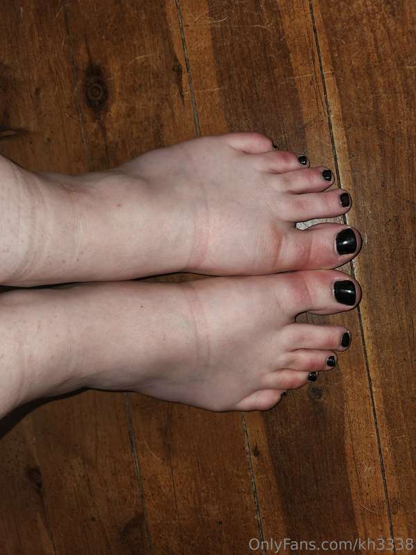 The things we do to our feet to feel pretty... Foot massage ..