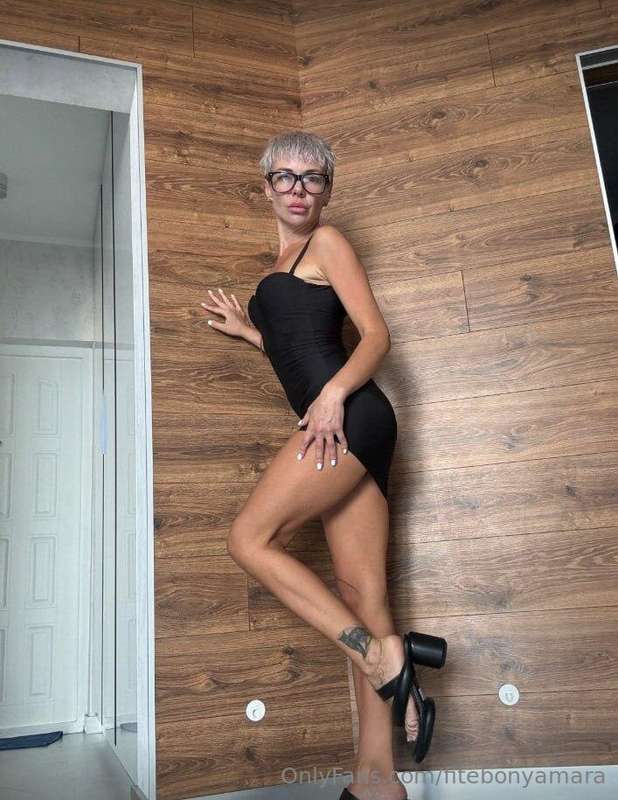 Hi! My friend @karinasnowwhite created her onlyfans today 🥰 ..