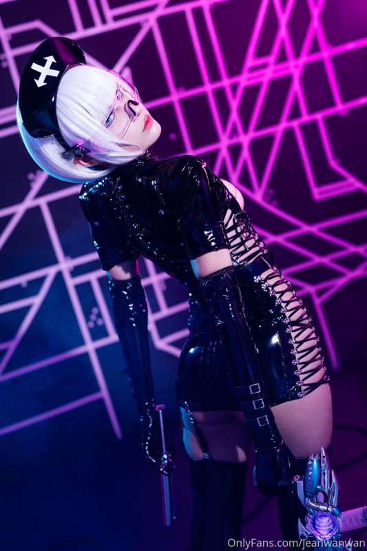 Who else loves latex outfits? *u* 
I want to weat this dress.. 3