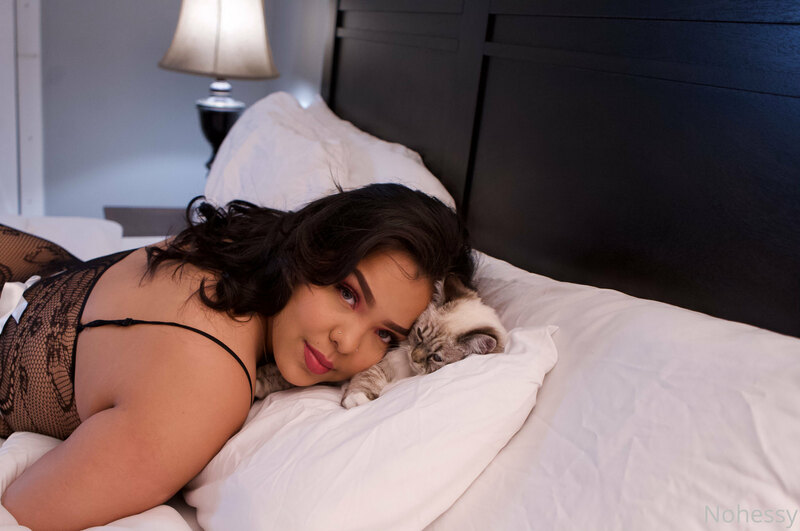 How adorable ? Lay with me