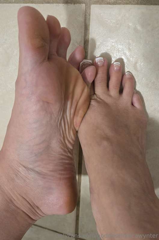After my alpha rubbed oil on my soles and toes, felt so nice.. 5