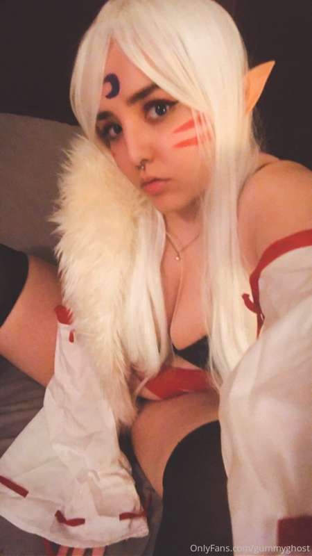 Lady Sesshomaru 💖 here’s a sexy genderbent cosplay from Inuy.. 3