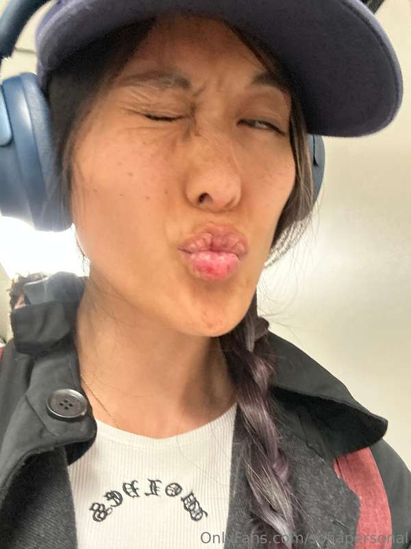Just blew a kiss at 30,000 feet… Catch it or come give one b..