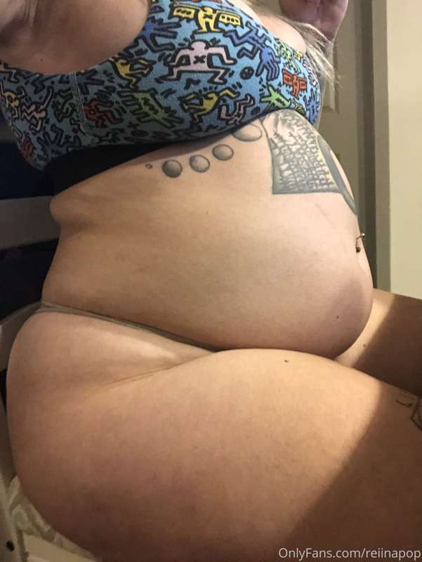 Maybe my biggest belly ever!! chugged white claws, had 2 don..