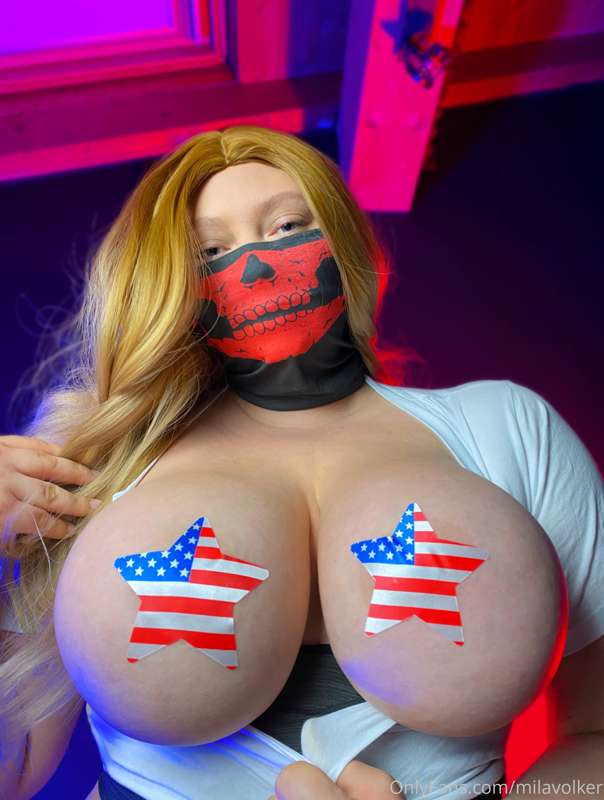 Happy 4th of July! to all my US fans 🎉🎉🎉