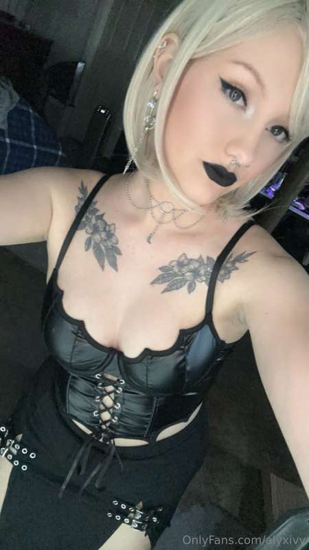 Black was made for me 🖤🖤🖤 2