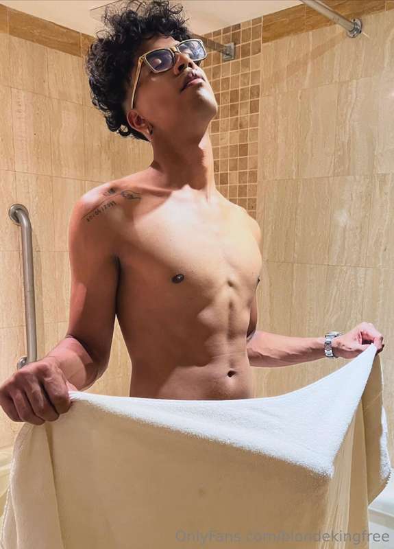 Look his 11.4 inches 🍆 🥵😈Should I collab with him⁉️ OMG‼️ 😱😏.. 1