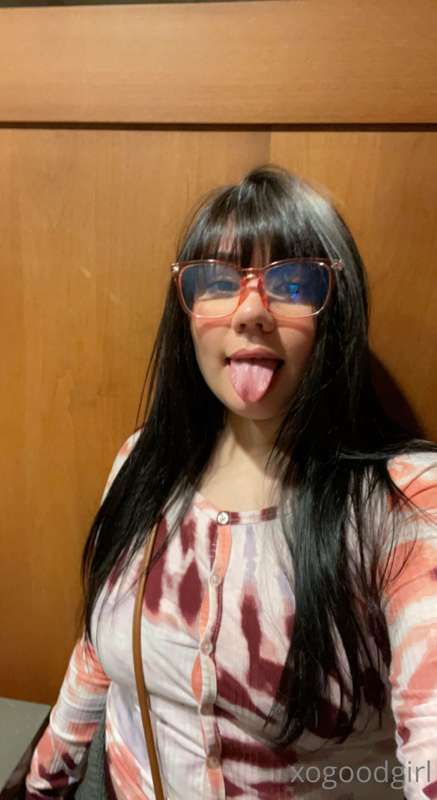 I dyyyyyying to suck 🍆 recently 😔 then bend me over and make..