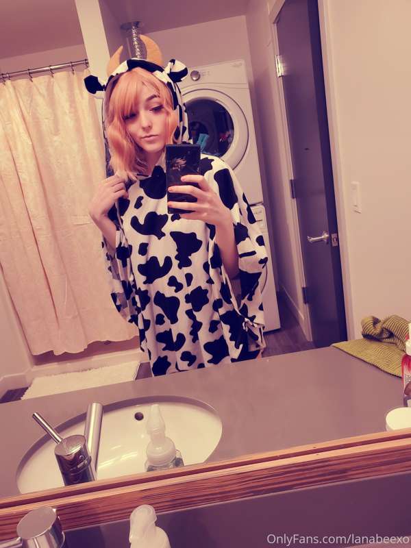 also heres my cozy outfit for the night 💕 I hope u guys cum ..