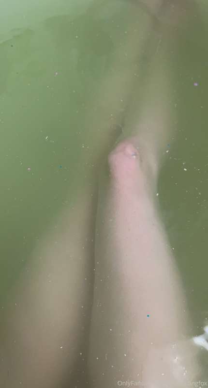 My bathbomb looked like a donut when I put it in but then it..