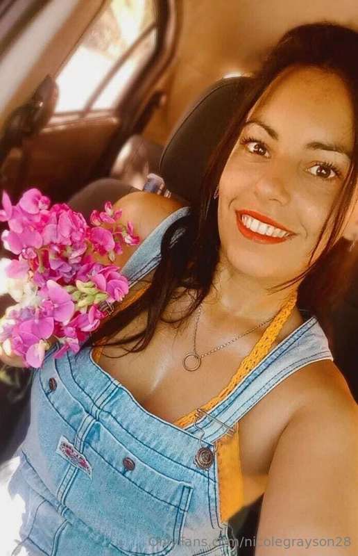 I love flowers! Hot 🥵