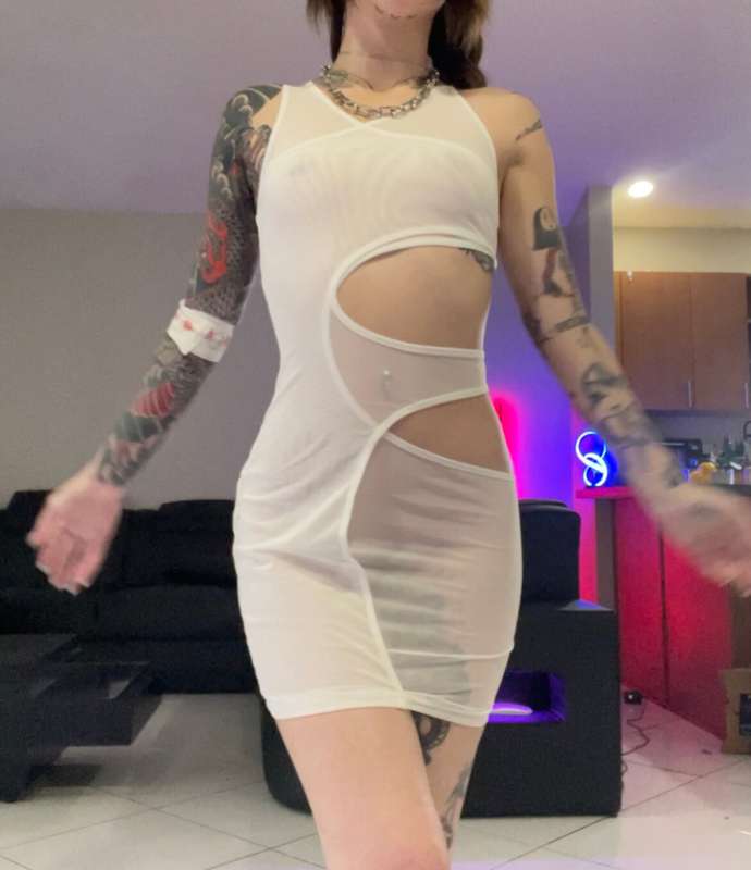 how do we feel about this dress? it’s very weird but i think.. 4