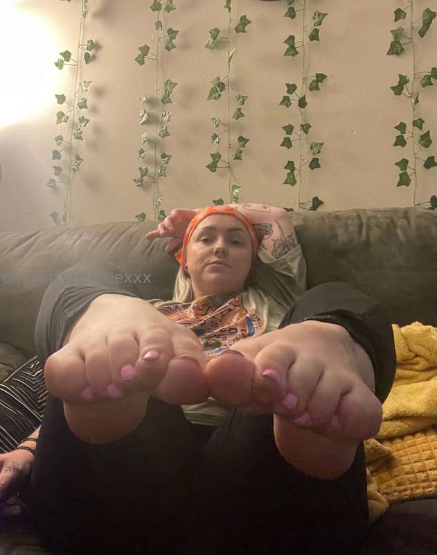 Some feet for your Friday 💋👣 5