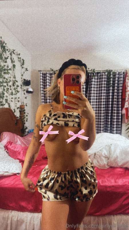 made my vip $3, nudes posted daily 😈   @girlyygirlxx
