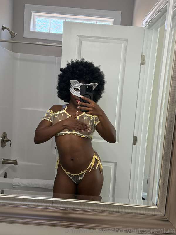 Your personal black sex doll 😈💦 2