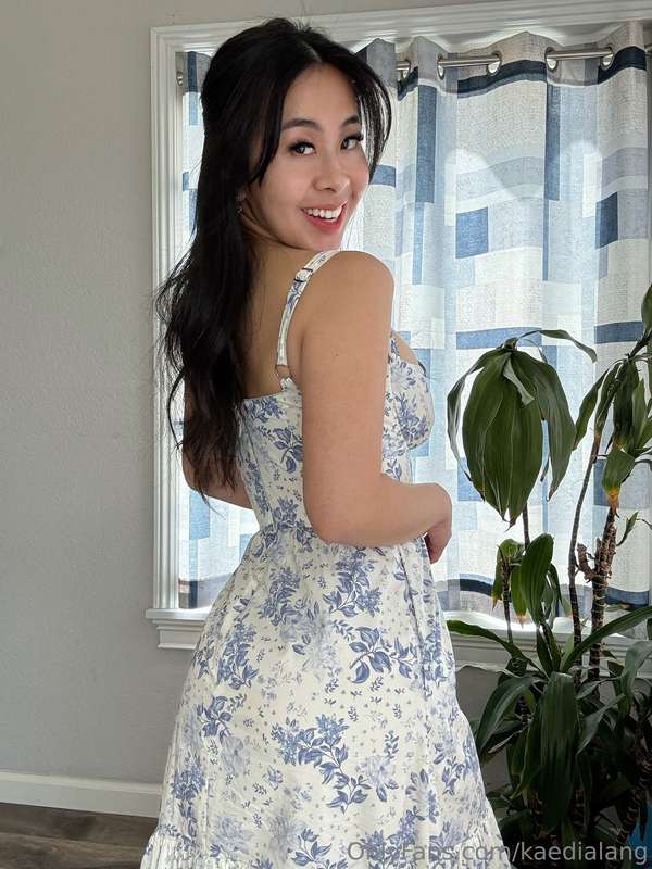 wanna see under my dress? 👗  4