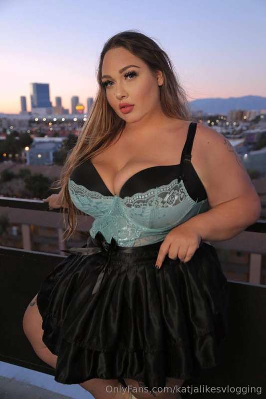 Do you like this minty lingerie? Full set will be on @katjau..